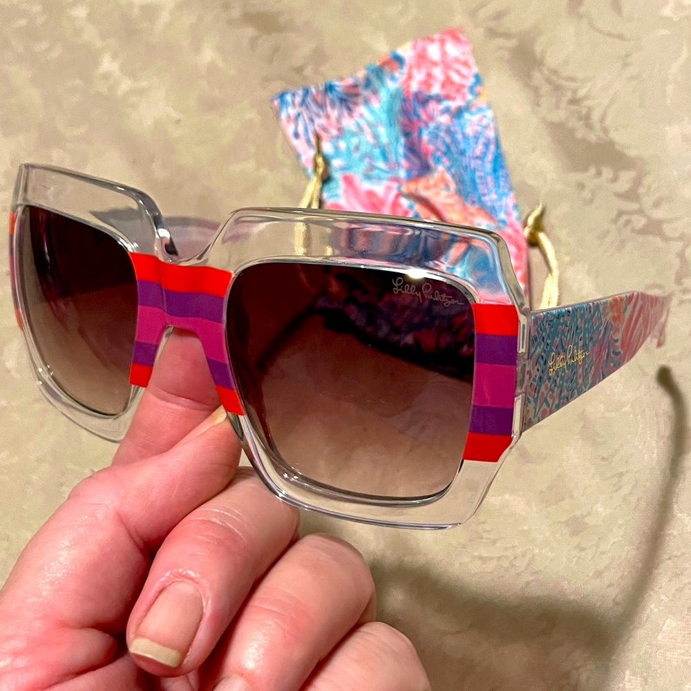 Lilly Pulitzer sunglasses. Comes with storage pouch. NWT